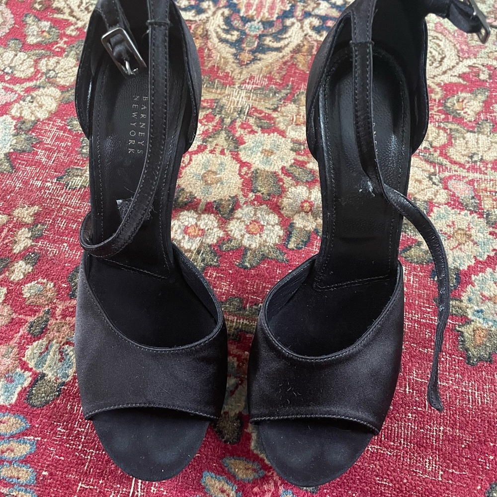 Barneys New York Black Satin Stiletto Heels Ankle Strap Italy 37.5 7/7.5 - Picture 6 of 12